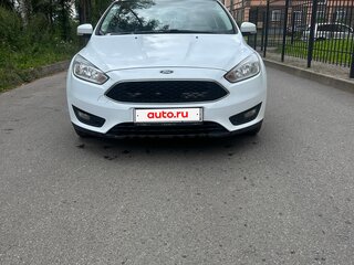 2018 Ford Focus III Рестайлинг, белый, 800000 рублей, вид 3
