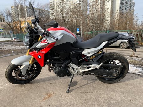 2020 BMW F 900 R, красный, 779990 рублей, вид 1
