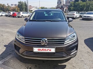 2015 Volkswagen Touareg II Рестайлинг, коричневый, 2550000 рублей, вид 4