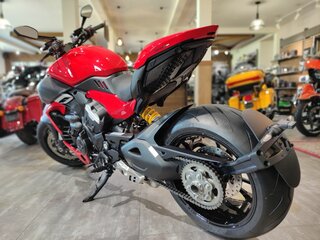2025 Ducati Diavel V4, красный, 3600000 рублей, вид 5