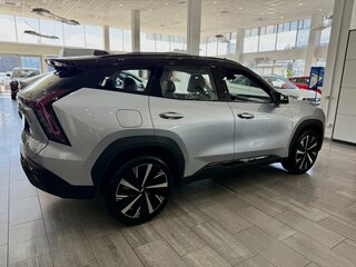 2026 Geely Atlas II, серебристый, 3449990 рублей, вид 4