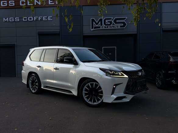2015 Lexus LX 570 III Рестайлинг 2, белый, 7000000 рублей - вид 4