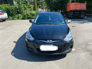 2013 Hyundai Solaris I, чёрный, 725000 рублей, вид 2