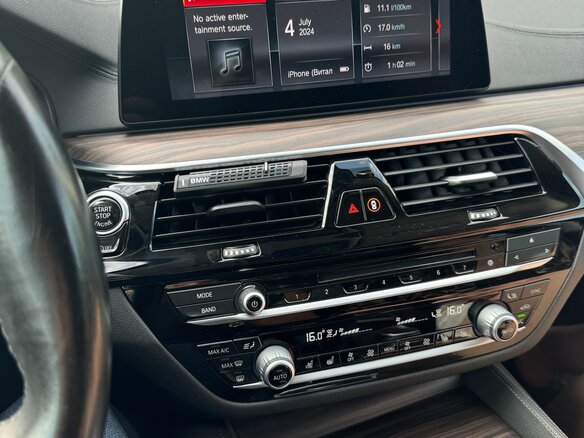 2018 BMW 5 серии 520d VII (G30/G31/G38), белый, 3000000 рублей - вид 10