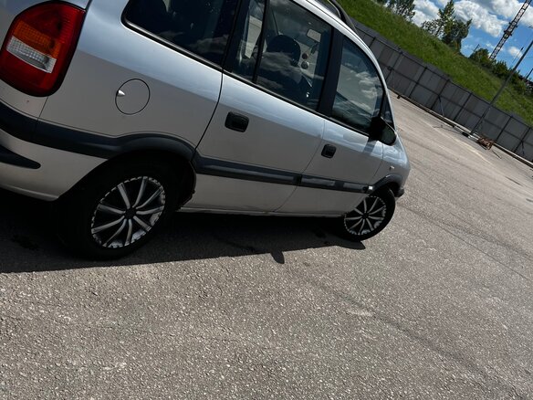 2002 Opel Zafira A, серебристый, 470000 рублей - вид 5