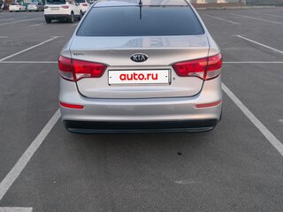 2016 Kia Rio III Рестайлинг, серебристый, 685000 рублей, вид 2