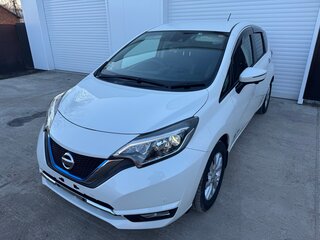 2017 Nissan Note e-Power II Рестайлинг, белый, 1500000 рублей, вид 1