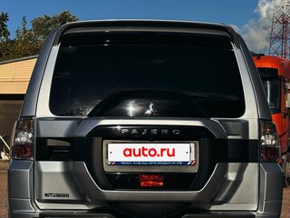 2014 Mitsubishi Pajero IV Рестайлинг 2, серебристый, 2999999 рублей, вид 4