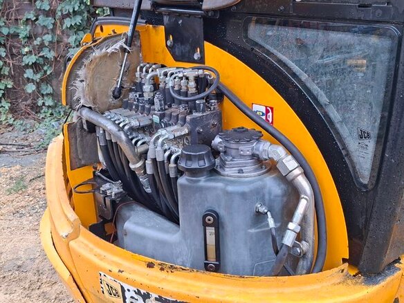2008 JCB 8035 ZTS, жёлтый, 3700000 рублей - вид 11