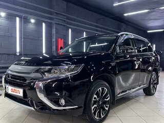 2015 Mitsubishi Outlander PHEV III Рестайлинг 2, чёрный, 2500000 рублей, вид 1