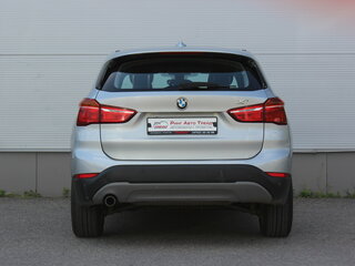2017 BMW X1 18i sDrive II (F48), серебристый, 1830000 рублей, вид 4