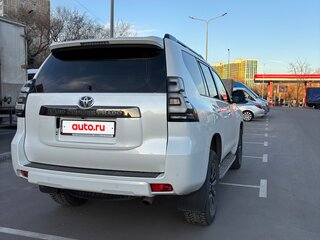 2021 Toyota Land Cruiser Prado 150 Series Рестайлинг 3, белый, 7050000 рублей, вид 4