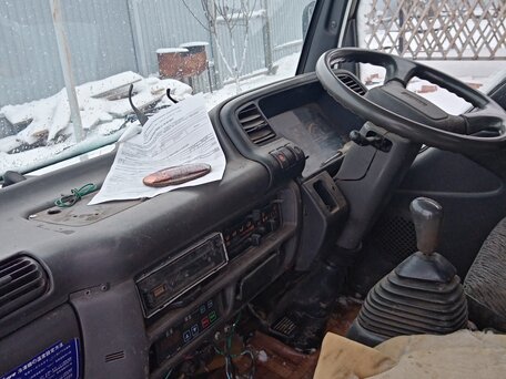 1999 Isuzu Elf (N-series), белый, 1200000 рублей, вид 1