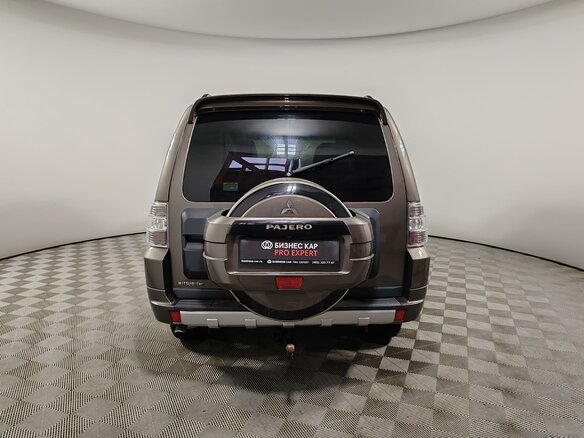 2014 Mitsubishi Pajero IV Рестайлинг 1, коричневый, 1900000 рублей - вид 5