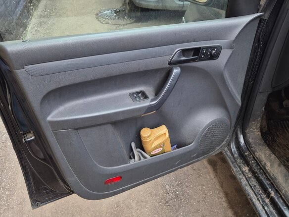 2012 Volkswagen Caddy III Рестайлинг, чёрный, 490000 рублей - вид 9