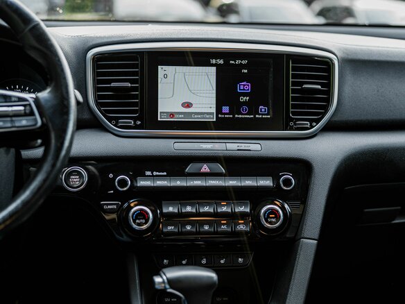 2018 Kia Sportage IV Рестайлинг, белый, 2230000 рублей - вид 7