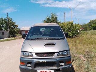 1998 Mitsubishi Delica IV, серебристый, 850000 рублей, вид 2