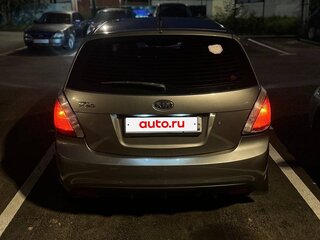 2011 Kia Rio II Рестайлинг, серебристый, 700000 рублей, вид 2