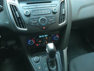 2018 Ford Focus III Рестайлинг, белый, 1200000 рублей, вид 4