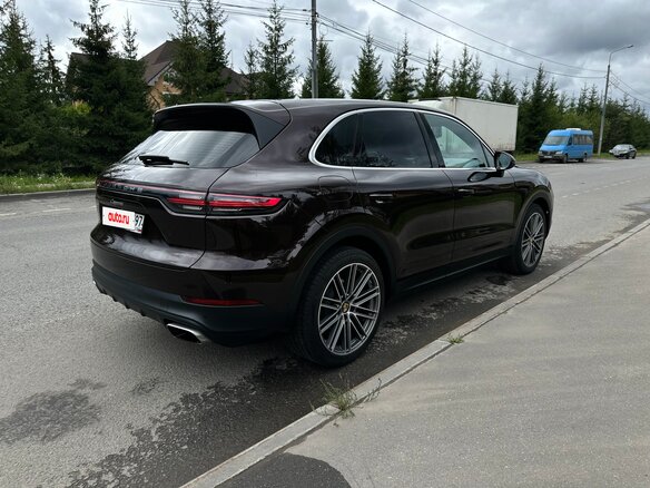 2019 Porsche Cayenne III, коричневый, 5900000 рублей - вид 3