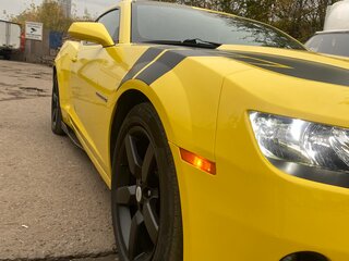 2014 Chevrolet Camaro V Рестайлинг, жёлтый, 2300000 рублей, вид 2