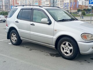 2000 Mercedes-Benz M-Класс 320 I (W163), серебристый, 665000 рублей, вид 3