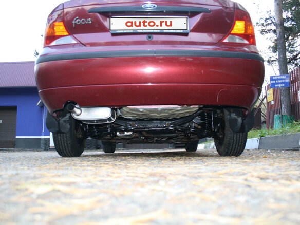 2003 Ford Focus I Рестайлинг, пурпурный - вид 18