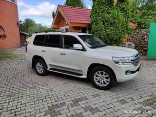 2016 Toyota Land Cruiser 200 Series Рестайлинг 2, белый, 8200000 рублей, вид 1