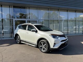 2016 Toyota RAV4 IV (XA40) Рестайлинг, белый, 2070000 рублей, вид 3