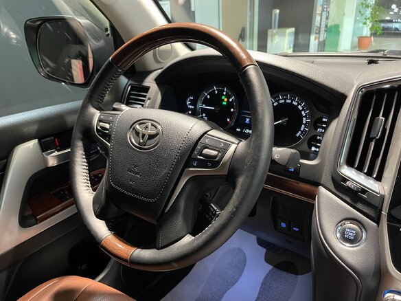 2016 Toyota Land Cruiser 200 Series Рестайлинг 2, серый, 5700000 рублей - вид 26