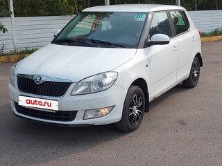 2013 Skoda Fabia II Рестайлинг, белый, 549000 рублей, вид 1