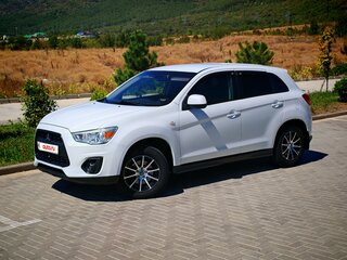 2014 Mitsubishi ASX I Рестайлинг, белый, 1350000 рублей, вид 2