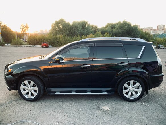 2009 Mitsubishi Outlander II Рестайлинг, чёрный, 1550000 рублей - вид 8