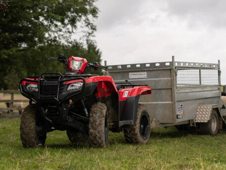 2025 Honda TRX 520, красный, 1351500 рублей, вид 1