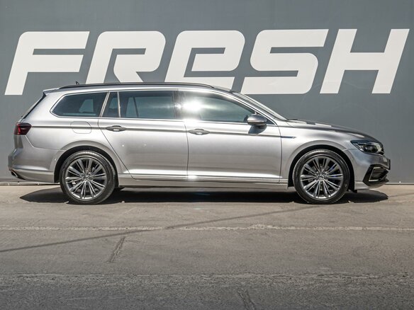 2020 Volkswagen Passat GTE B8 Рестайлинг, серый, 3099000 рублей - вид 4