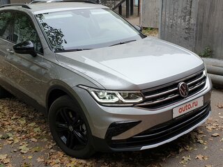 2021 Volkswagen Tiguan II Рестайлинг, серебристый, 3700000 рублей, вид 3