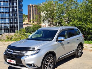 2015 Mitsubishi Outlander III Рестайлинг 2, серебристый, 1750000 рублей, вид 2