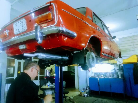 1981 Lada (ВАЗ) 2103, оранжевый - вид 8