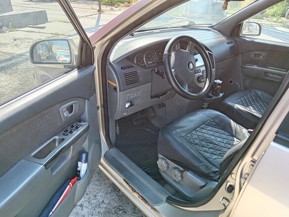 2004 Kia Carens I (RS) Рестайлинг, бежевый, 335000 рублей - вид 5