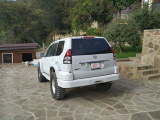 2007 Toyota Land Cruiser Prado 5-speed 120 Series Рестайлинг, серебристый, 2600000 рублей, вид 5