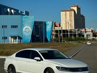 2017 Volkswagen Passat B8, белый, 2399000 рублей, вид 4