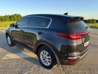 2018 Kia Sportage IV, чёрный, 1690000 рублей, вид 3