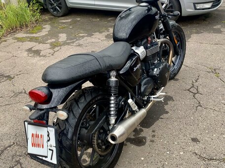 2016 Triumph Street Twin, чёрный, 559999 рублей, вид 5