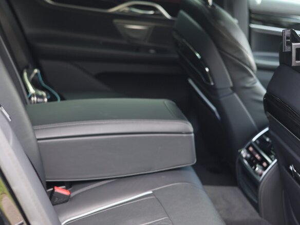 2020 BMW 7 серии 730d xDrive VI (G11/G12) Рестайлинг, чёрный, 9000000 рублей - вид 22