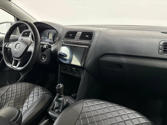 2020 Volkswagen Polo V Рестайлинг, коричневый - вид 11