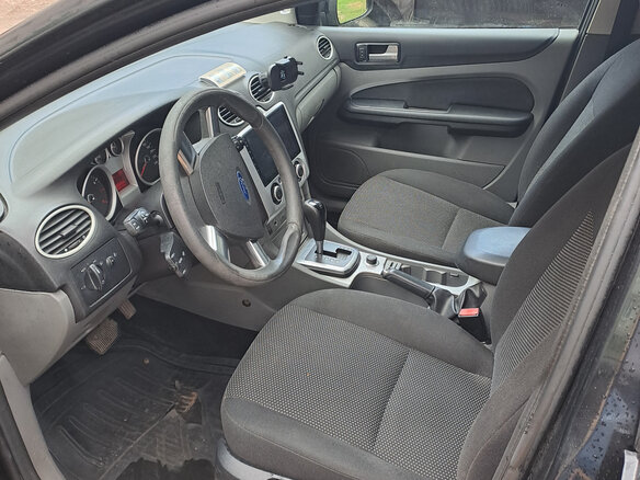 2011 Ford Focus II Рестайлинг, чёрный - вид 3