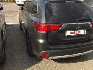 2016 Mitsubishi Outlander III Рестайлинг 2, серый, 3000000 рублей, вид 4