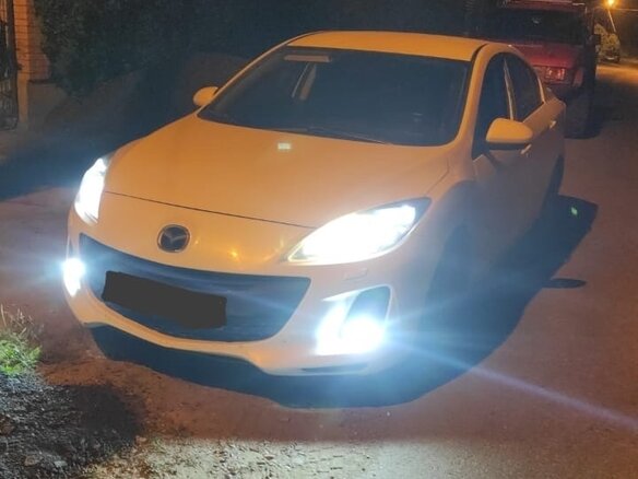 2011 Mazda 3 II (BL) Рестайлинг, белый - вид 1