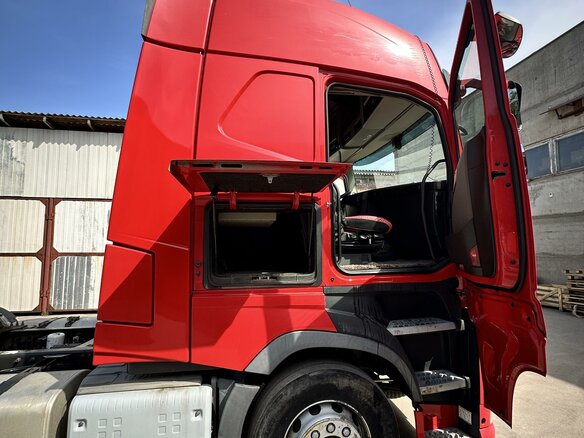 2017 Volvo FH, красный, 11399999 рублей - вид 18