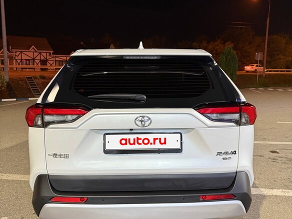 2024 Toyota RAV4 V (XA50), белый, 4800000 рублей - вид 13